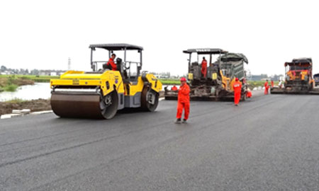 蒸汽發生器有效避免瀝青道路凝結老化