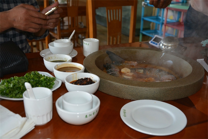 餐飲業蒸汽石鍋魚使用蒸汽發生器，助力食物健康味美